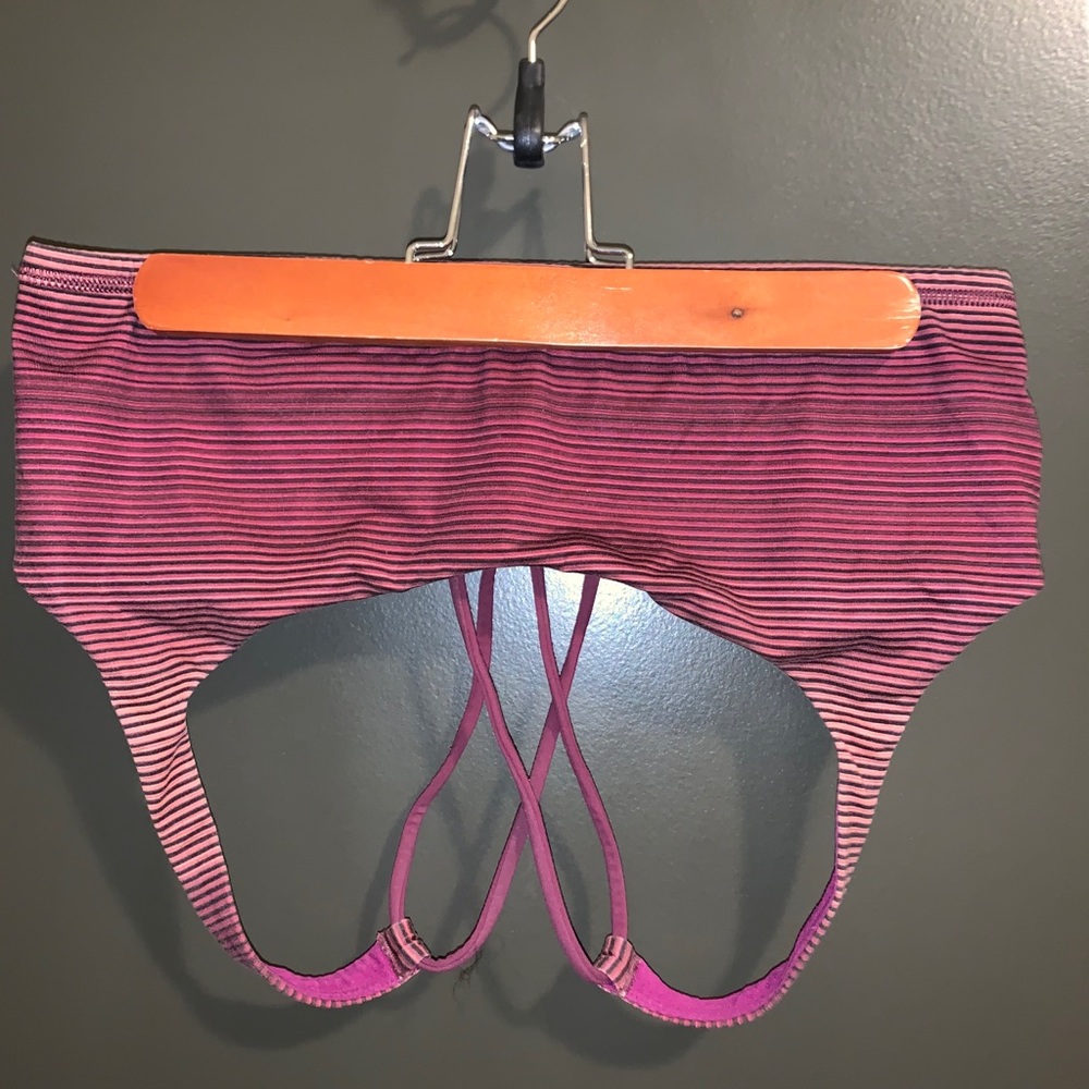 Lululemon sports bra